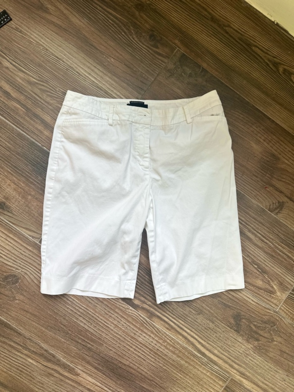Talbots The Perfect Shorts White Mid-Length Pull-On Bermuda Shorts - Picture 6 of 12